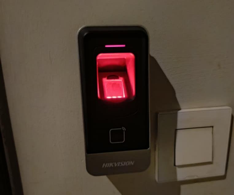 Solution intégrée de contrôle d’accès, vidéosurveillance et pointage